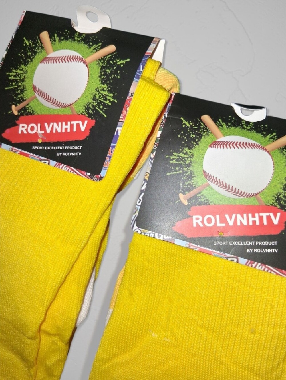 NWT! 2 Pair Of Mens Yellow Athletic Crew Socks - Picture 2 of 3